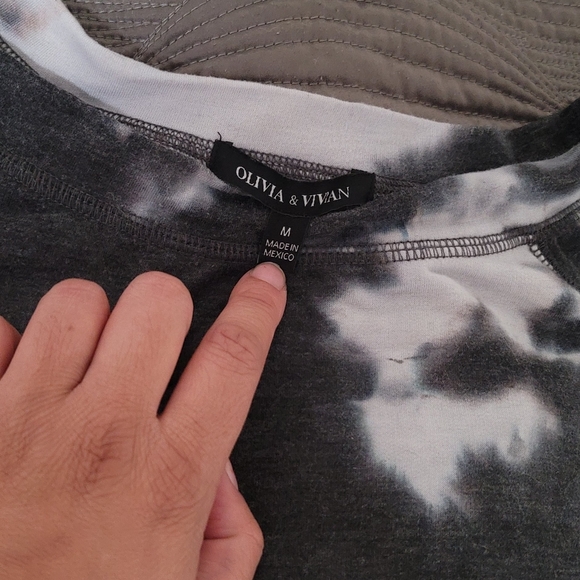 Tie dye, sweatshirt & capri pants - Picture 2 of 3